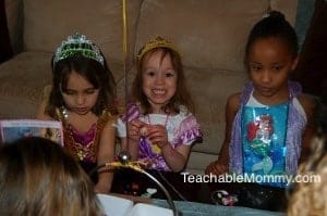 Tangled birthday party ideas, Tangled Birthday Party Games, Tangled Birthday party decorations, Tangled printouts, Rapunzel birthday party, Disney Rapunzel, Disney Tangled #Tangled, Disney Princess Party 