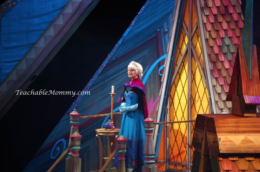 Disney On Ice presents FROZEN! , Elsa 