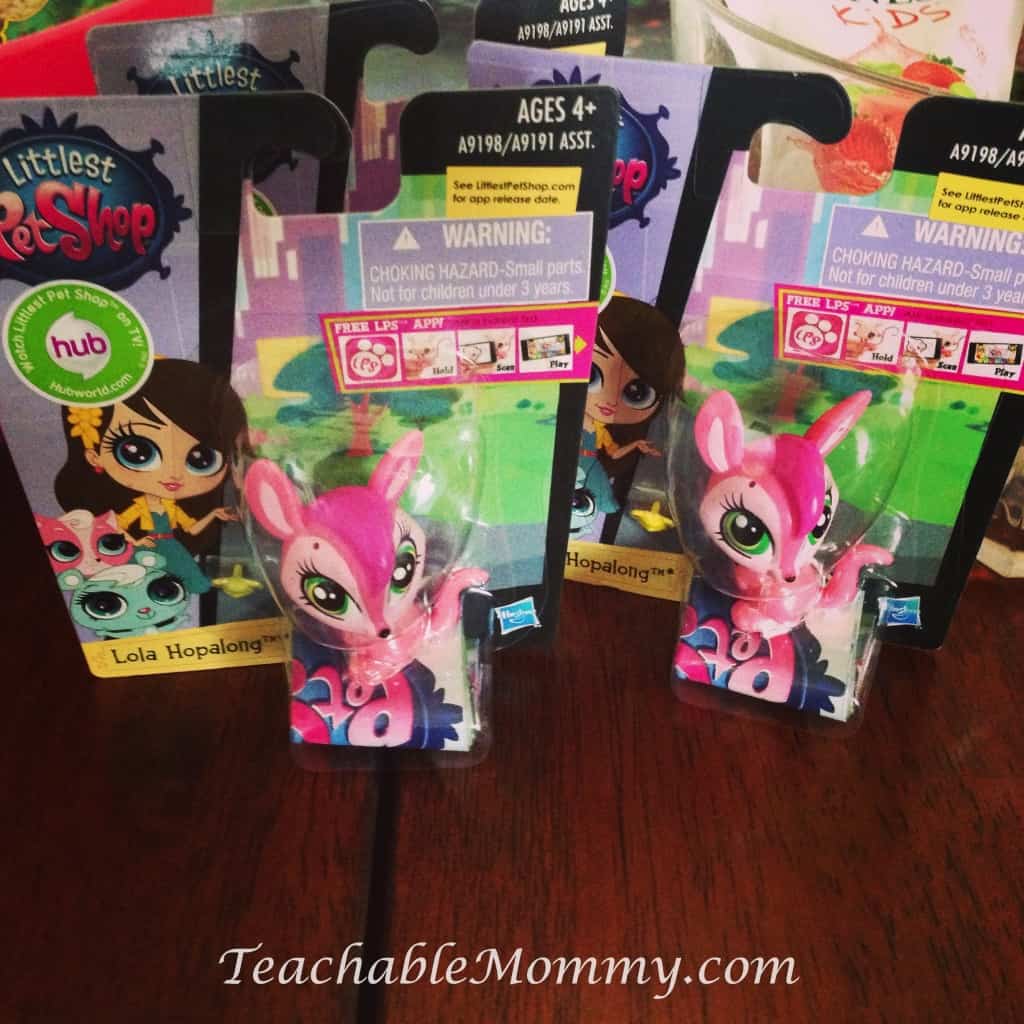 Littlest Pet Shop toys #giftguide #LittlestPetShop #MC #sponsored