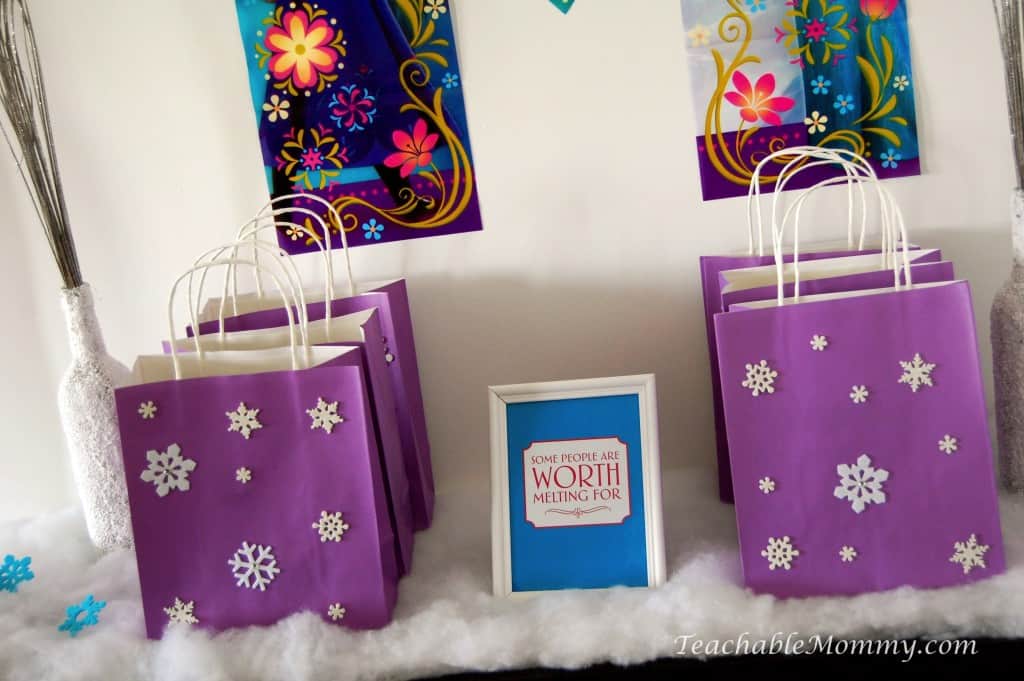 Frozen Birthday Party ideas, Frozen Birthday Crafts, Frozen Games, Frozen Free Printables, Frozen Party Decorations, Frozen Party