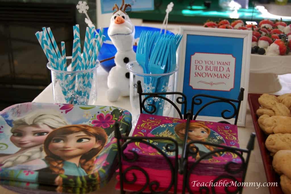 Frozen Birthday Party ideas, Frozen Birthday Crafts, Frozen Games, Frozen Free Printables, Frozen Party Decorations, Frozen Party, Frozen Party food,