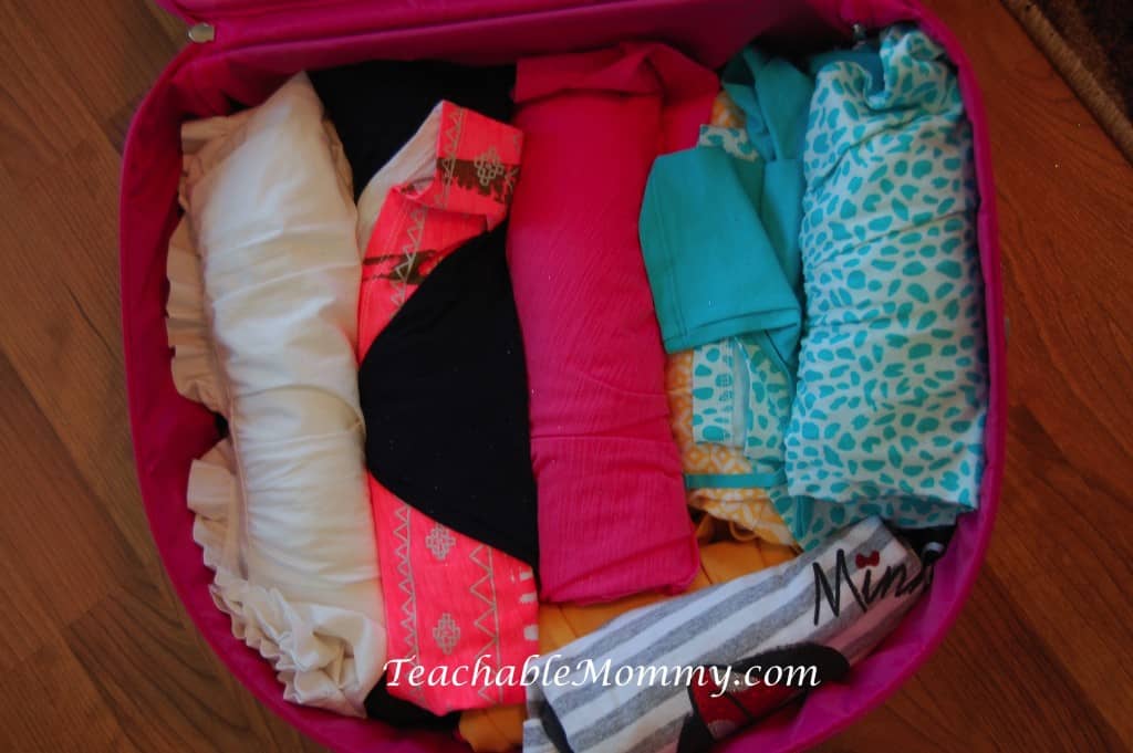 How to pack suitcase, How to pack for Disney World, packing for Disney, packing tips, #DisneySMMC, #DisneySMMoms