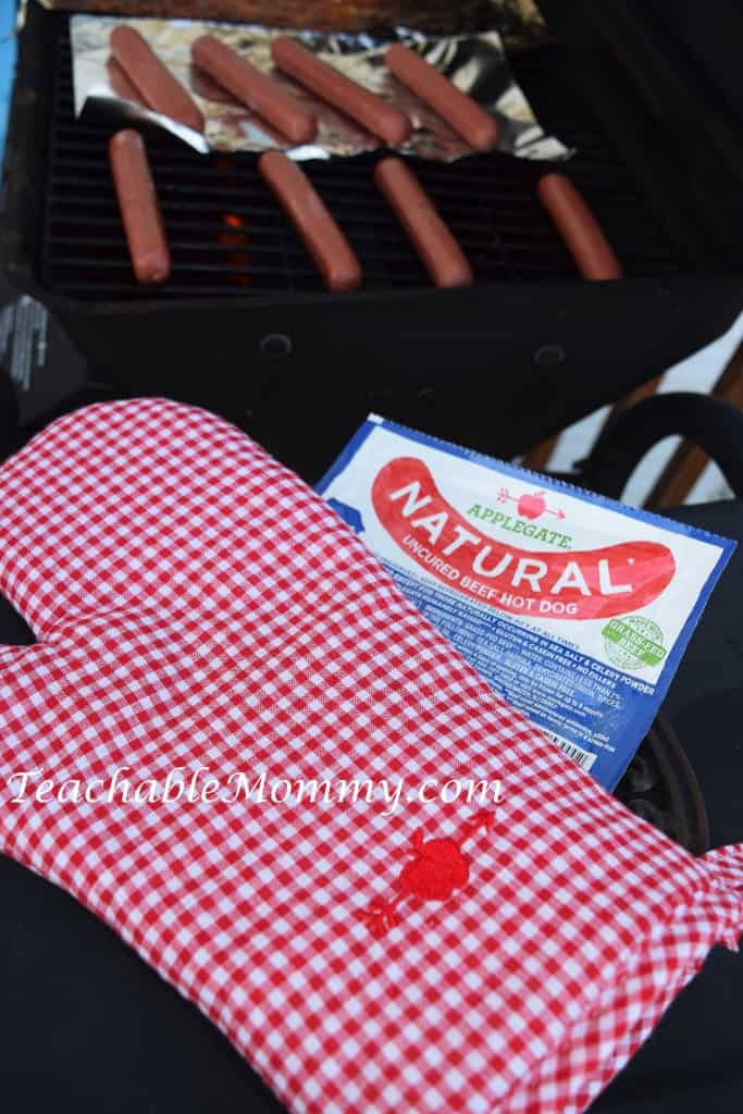 Applegate Farm Giveaway. #GirlsWhoGrill, #WhatsInYourHotdog