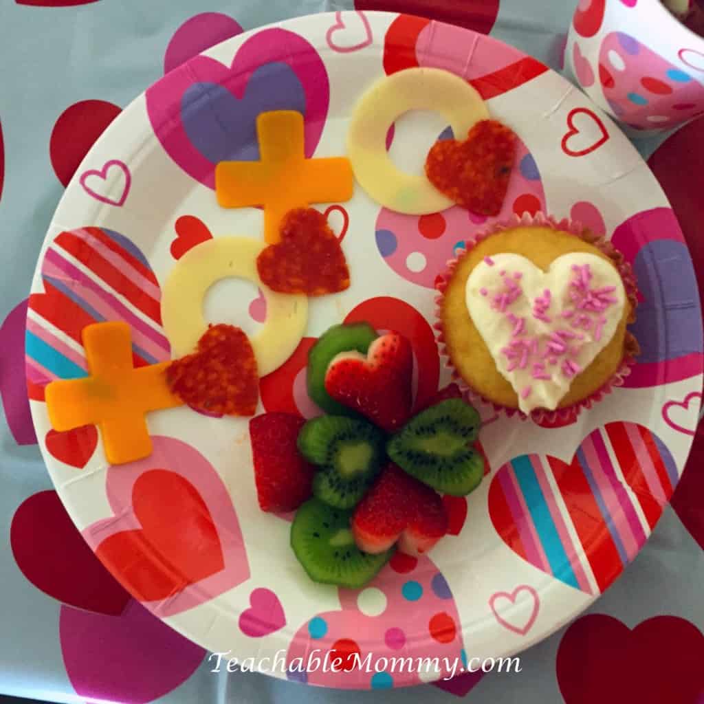 Valentine's Day Party ideas, Valentine's Day party, Valentine's Day, free Valentine's printable, Valentine's ball printable, Valentines Party, Valentine Food, Heart shaped food, sponsored