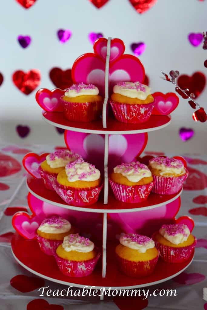 Valentine's Day Party ideas, Valentine's Day party, Valentine's Day, free Valentine's printable, Valentine's ball printable, Valentines Party, Valentine Food, Heart shaped food, sponsored