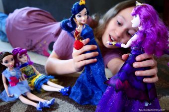 Wickedly Cool Descendants 2 Dolls