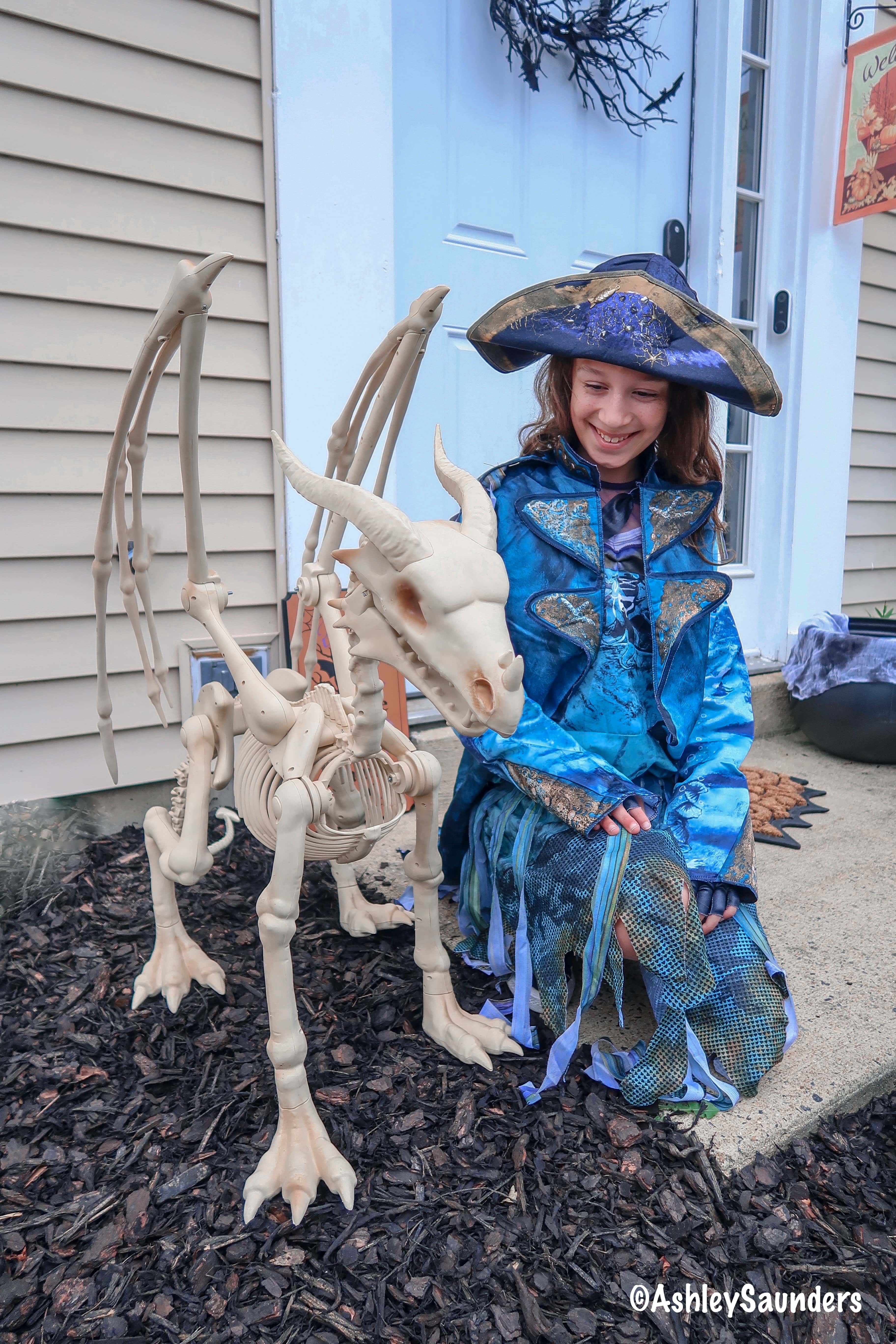 Uma Halloween Costume, Dragon Skeleton