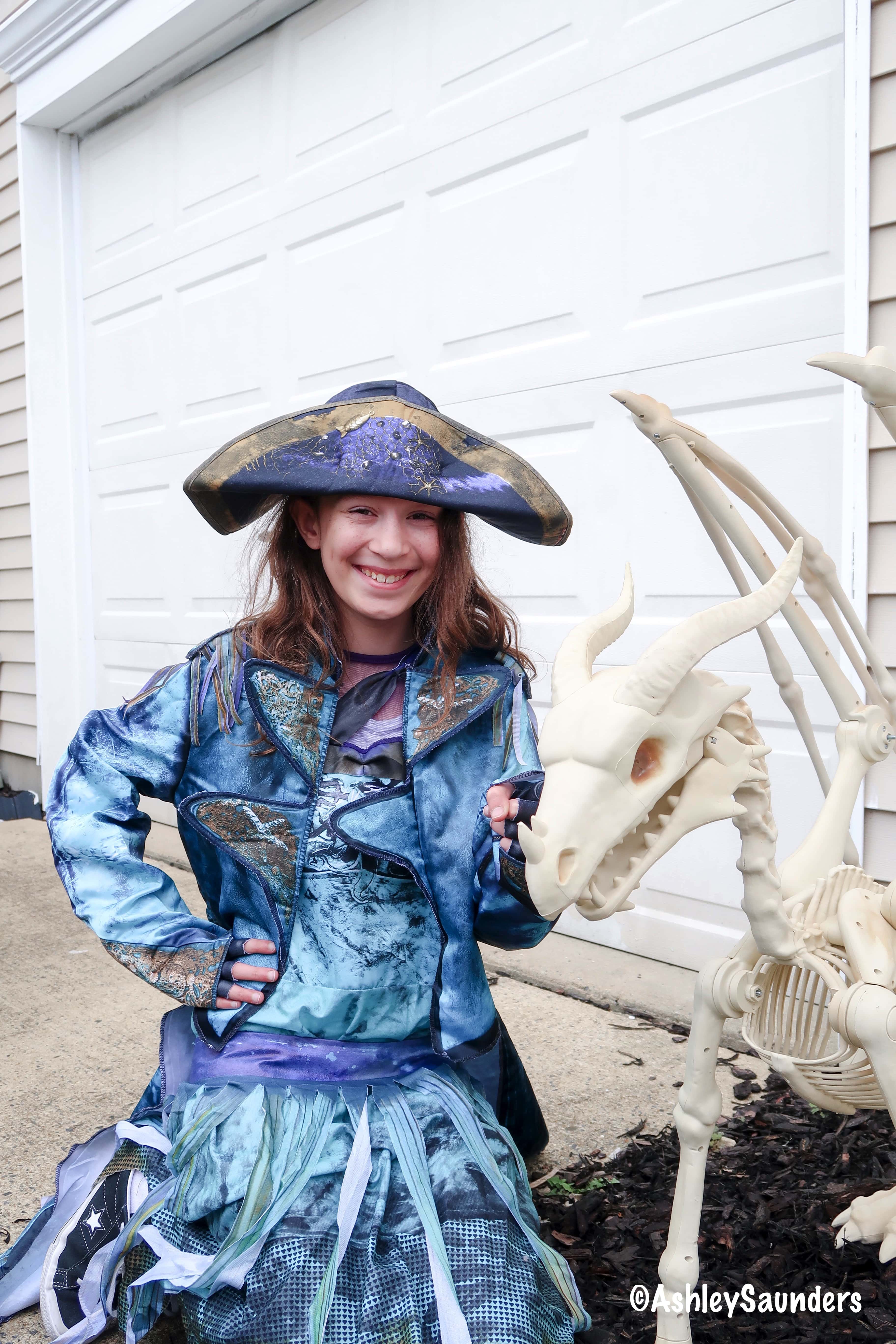 Uma Halloween Costume, Dragon Skeleton