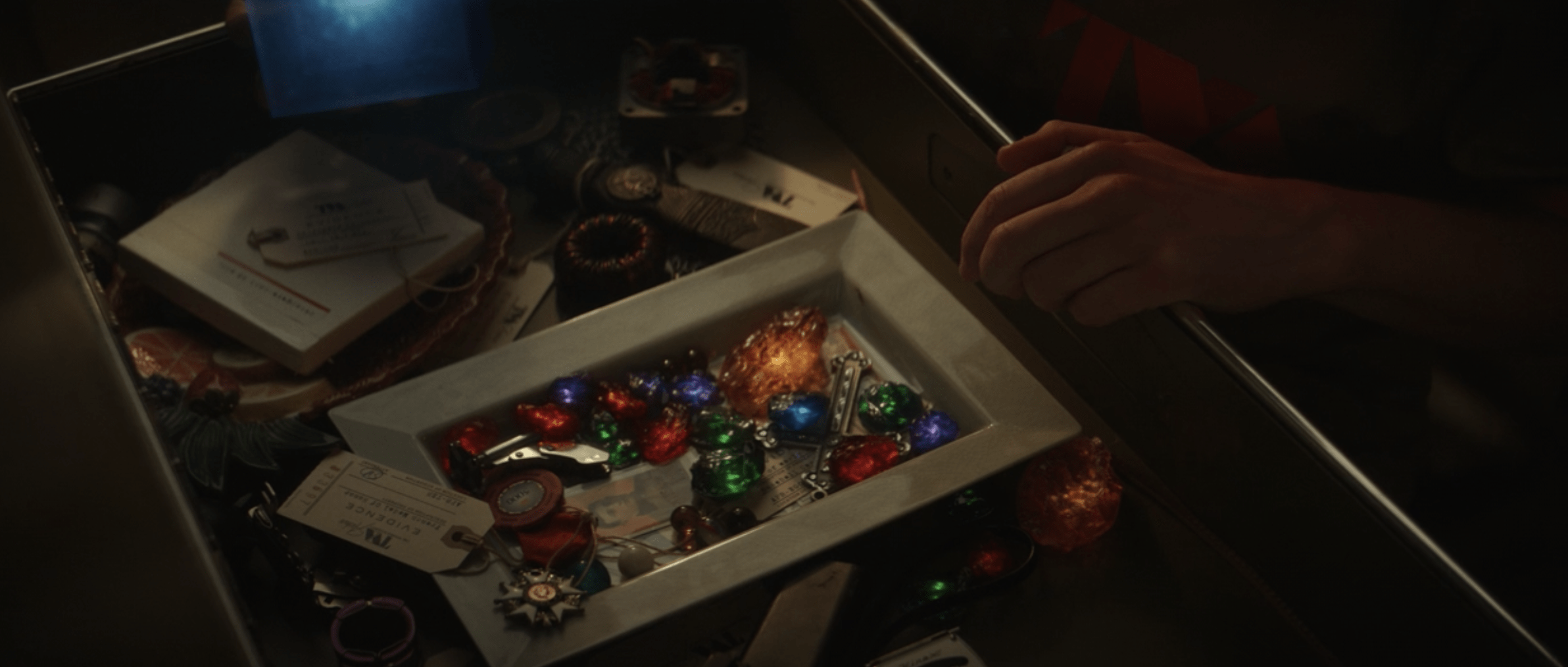 Loki Episode 1 inifnity stones box
