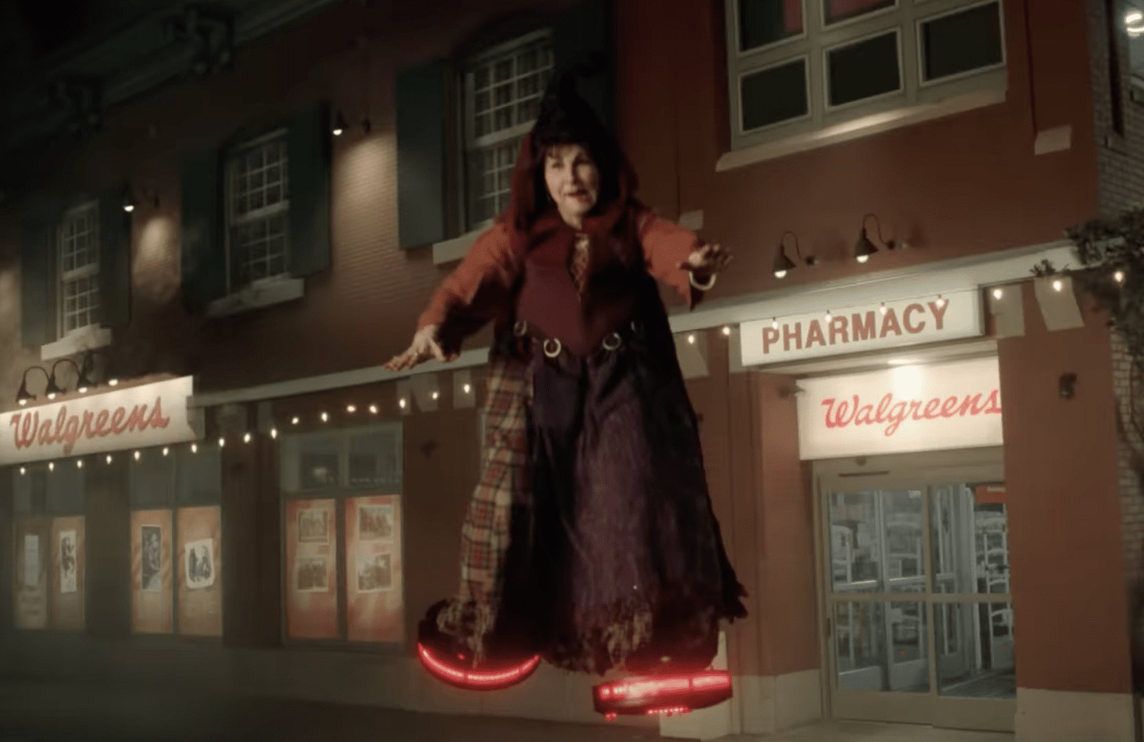 Hocus Pocus 2 Easter Eggs You May Have Missed