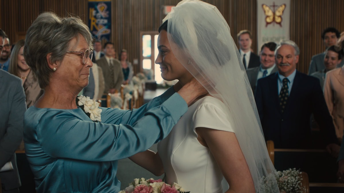 Ella McCay Bonus Features